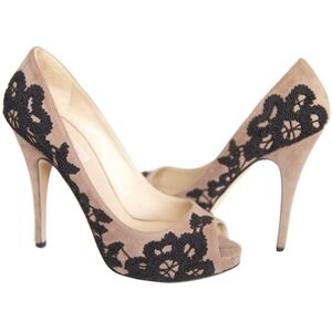 VALENTINO GARAVANI | Women's Beige Suede Embroidered Lace High Heels. Sz 39